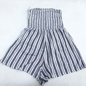 BRAND NEW Garage Grey Striped Romper Size: XS